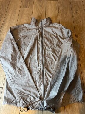 Patagonia Men's Light Gray Windbreaker Jacket